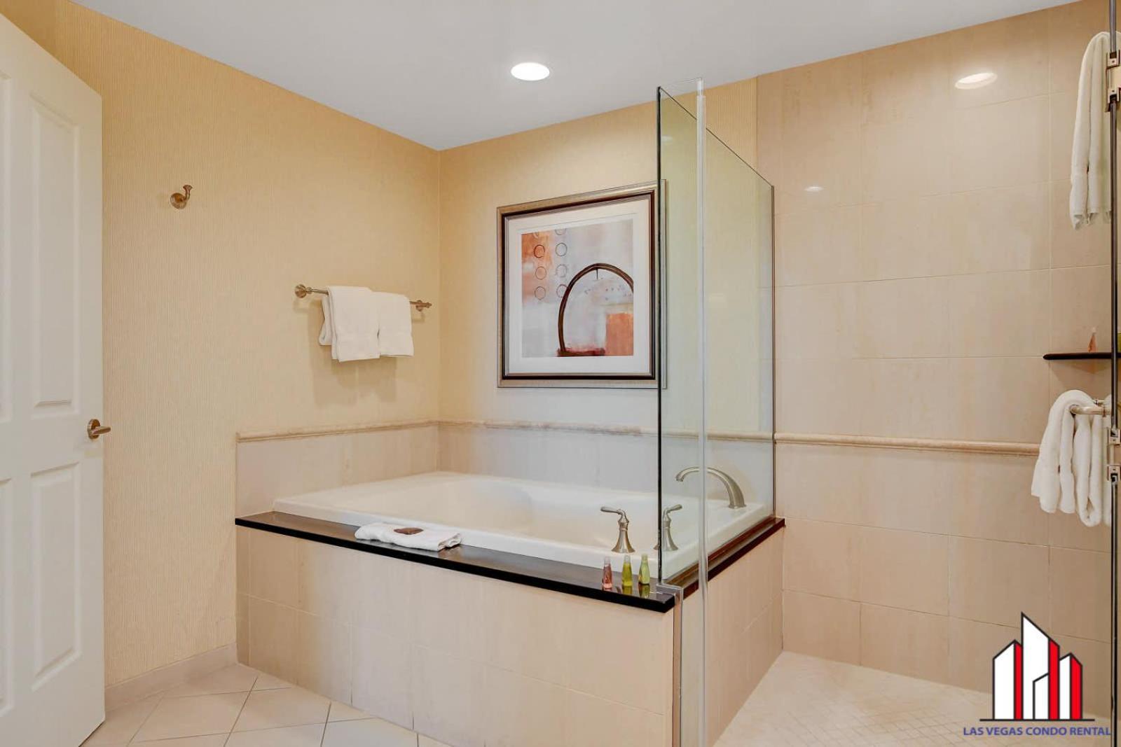 Mgm Signature-12-606 Jacuzzi